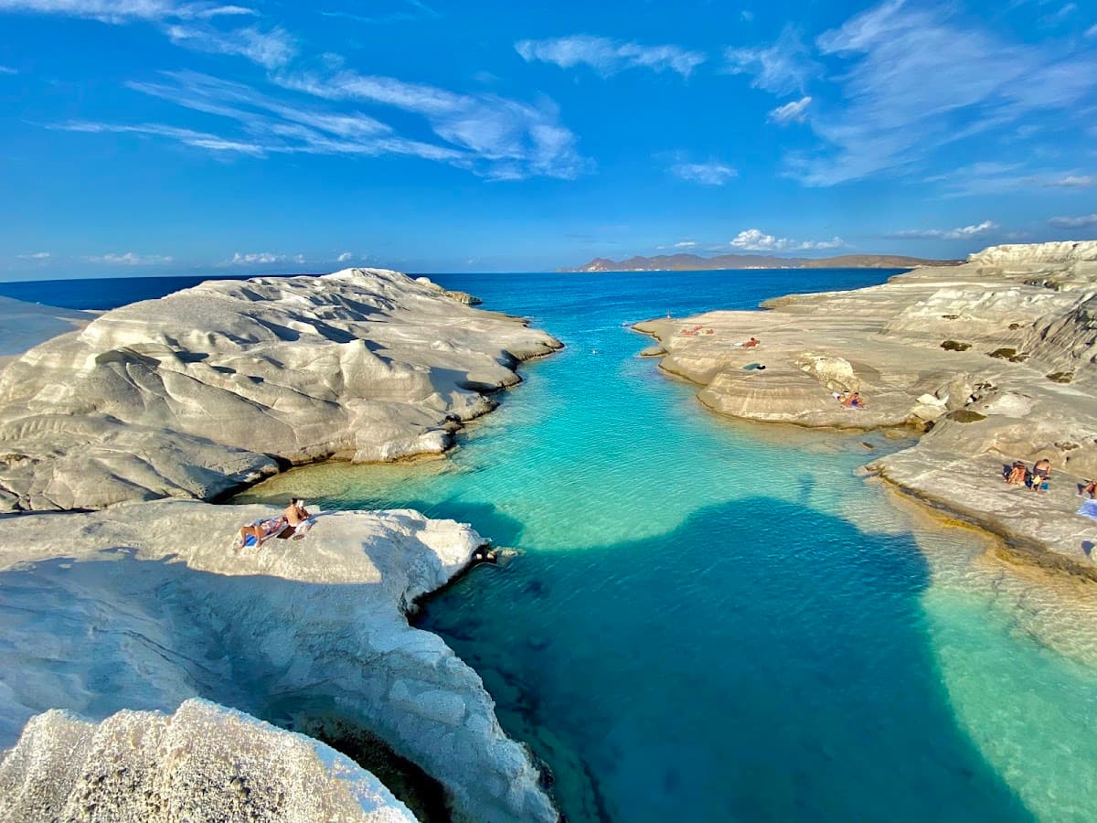 Playa Sarakiniko
