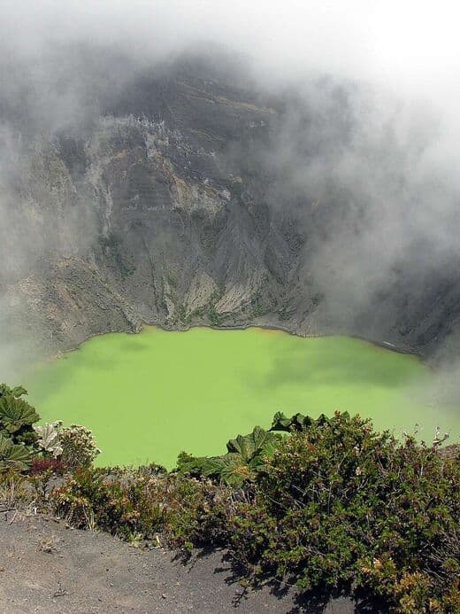 伊拉苏火山国家公园