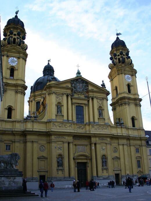 Театинеркирхе