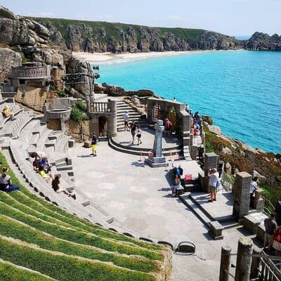 Театр Минак