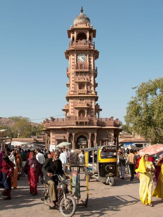 Torre del Reloj y Mercado Sardar