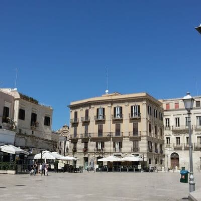 Piazza del Ferrarese