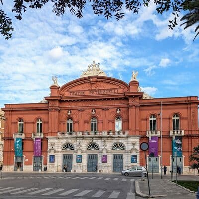 مسرح بتروتسيلي