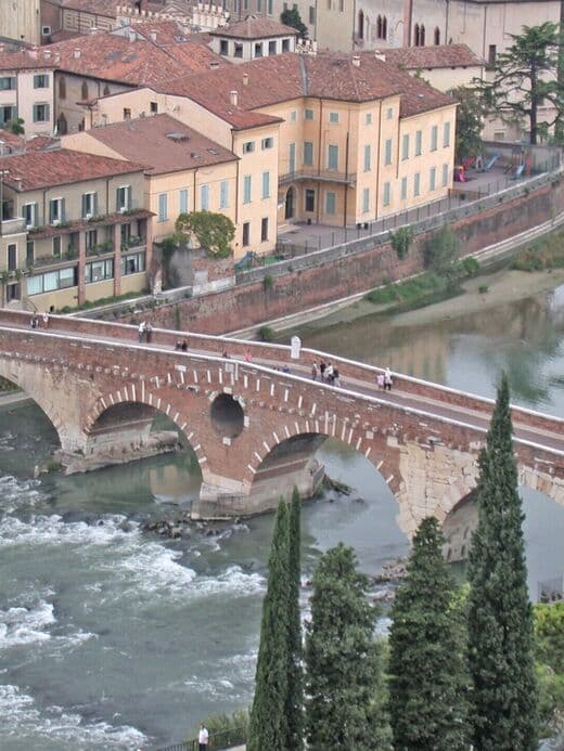 Ponte Pietra