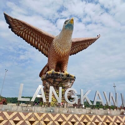 Plaza del Aguila (Dataran Lang)