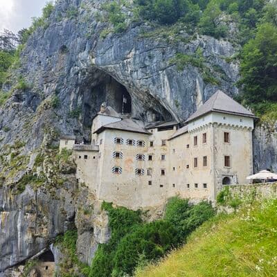 Замок Предъяма