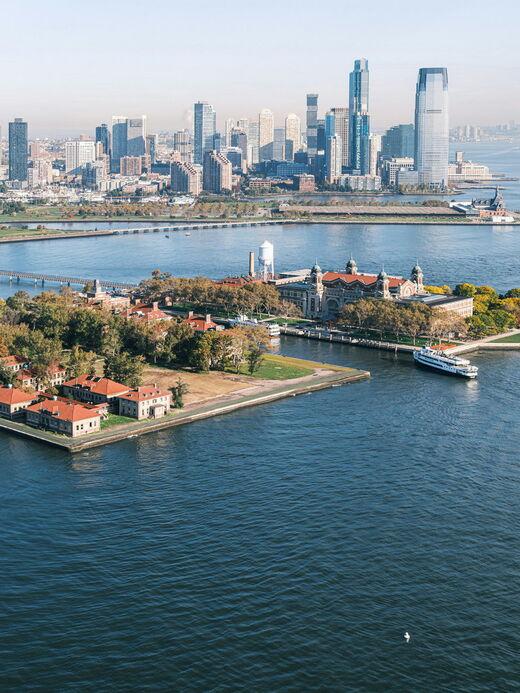 جزيرة إيليس